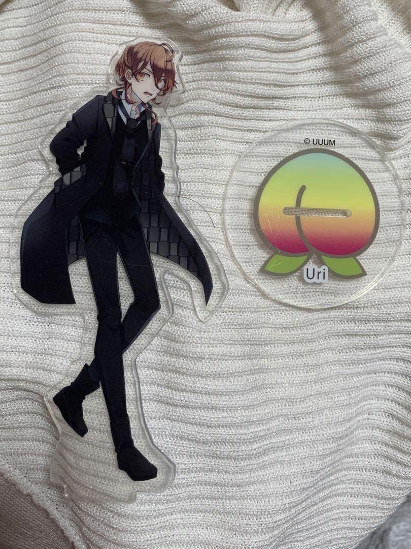 カラフルピーチ　アクリルスタンド　うり　しまむら カラフルピーチ うり アクリルスタンド しまむら - メルカリ